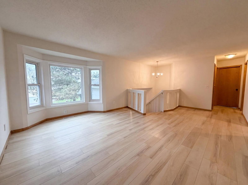 6475 Grandview Drive - Photo 3