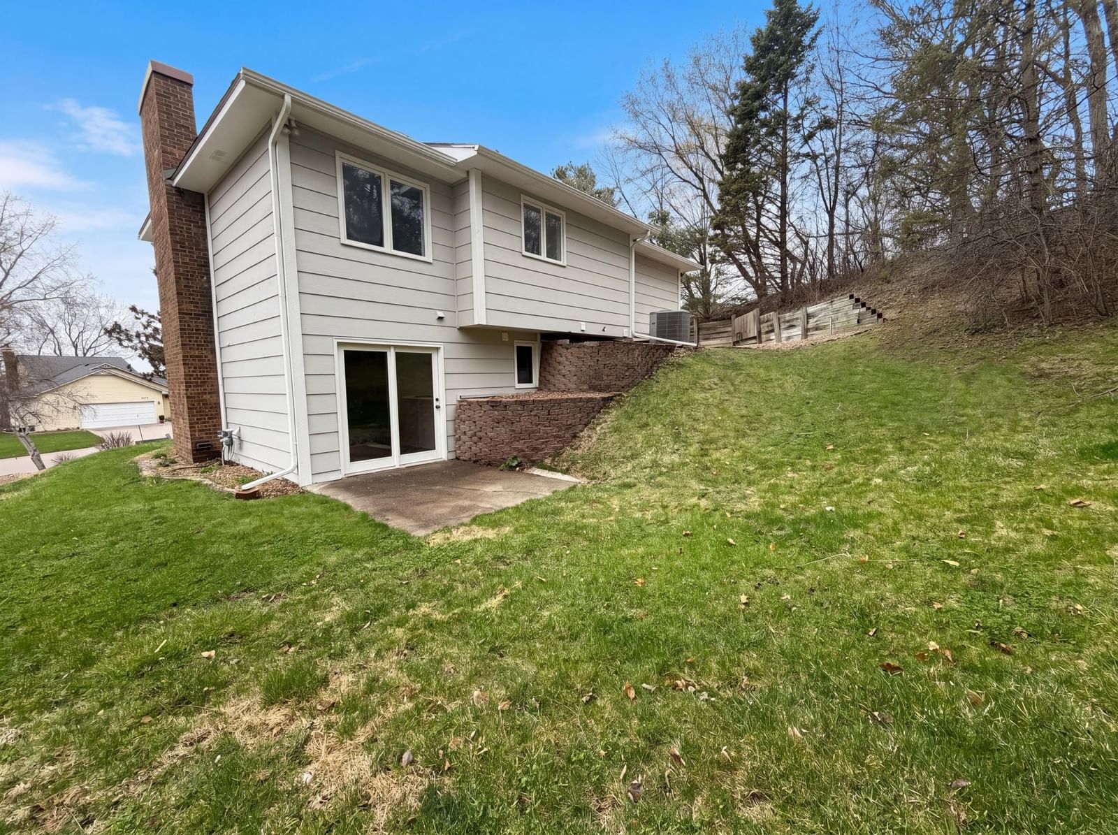 6475 Grandview Drive