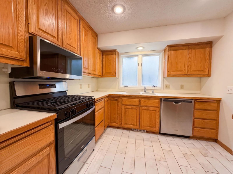 6475 Grandview Drive - Photo 7
