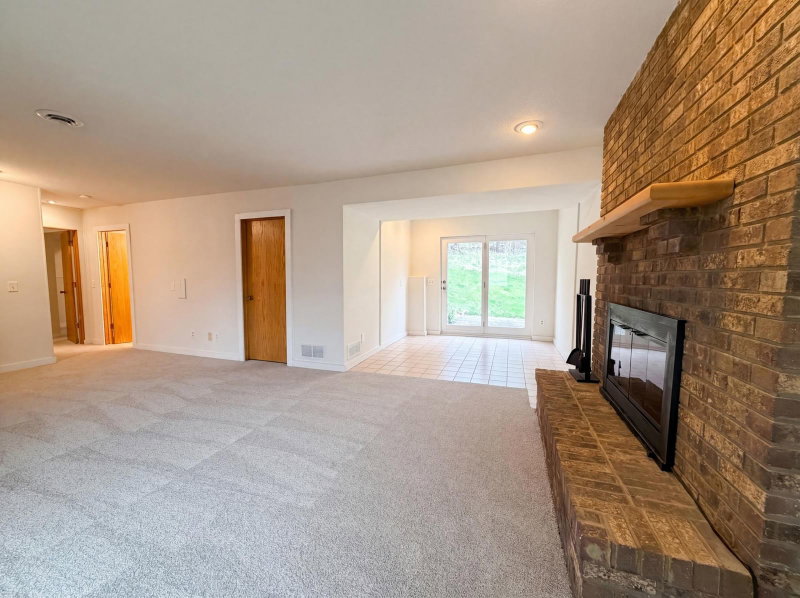 6475 Grandview Drive - Photo 10