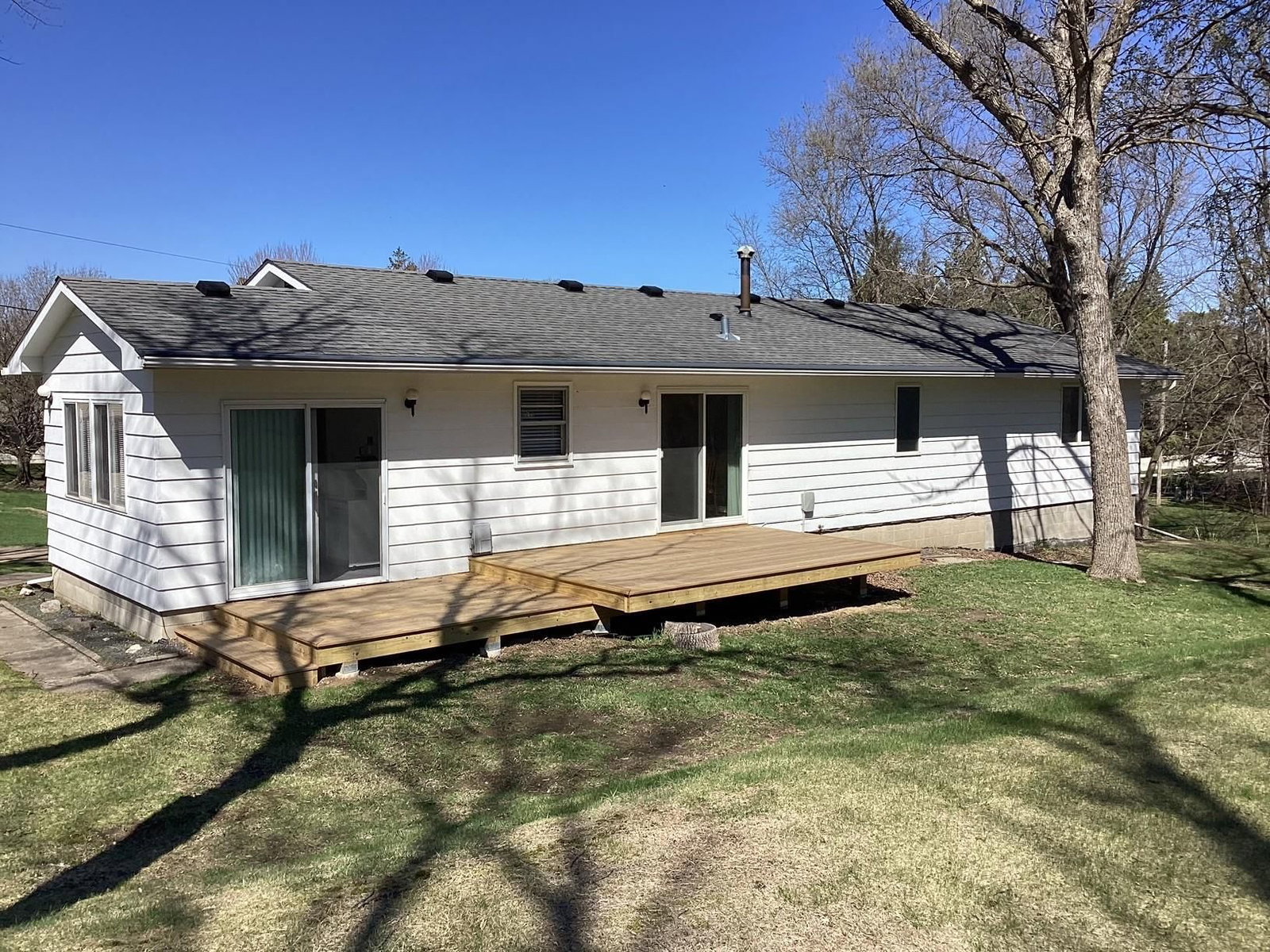 2418 Main Street W