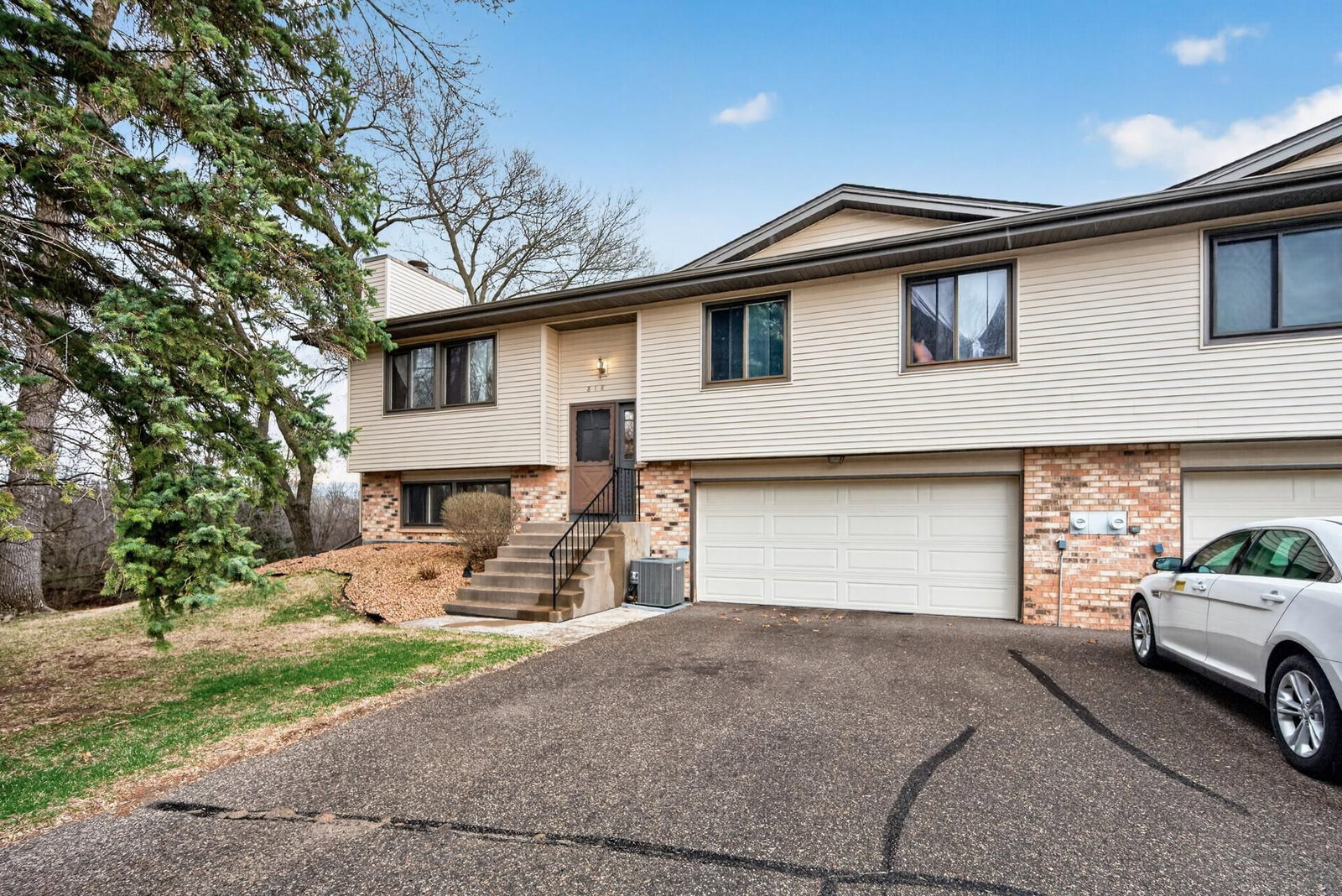818 Sherwood Road
