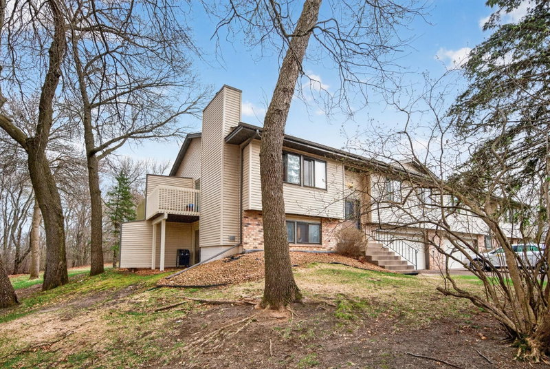 818 Sherwood Road - Photo 2