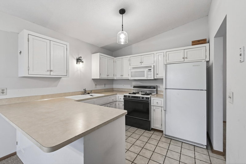 818 Sherwood Road - Photo 11