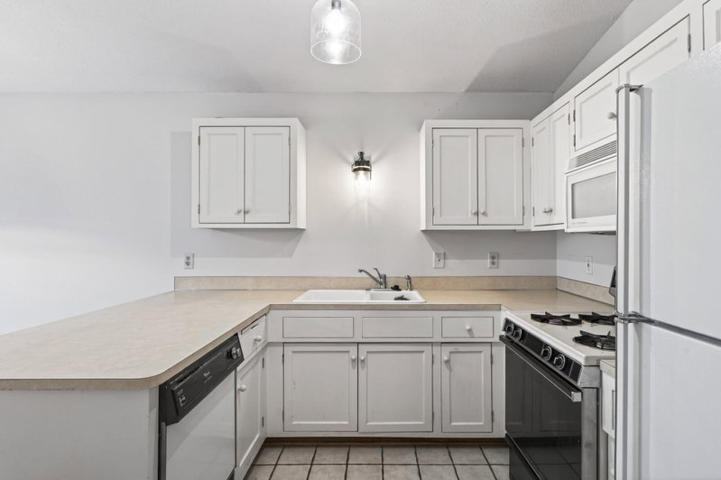 818 Sherwood Road - Photo 12