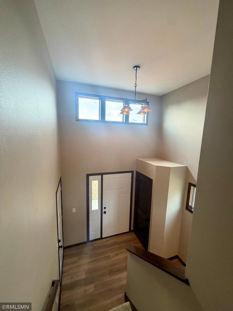 1615 Park View Lane NE - Photo 8