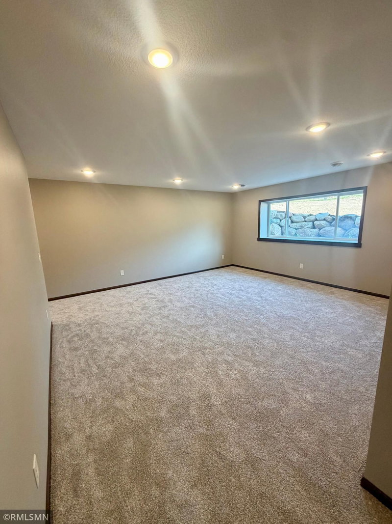 1615 Park View Lane NE - Photo 9