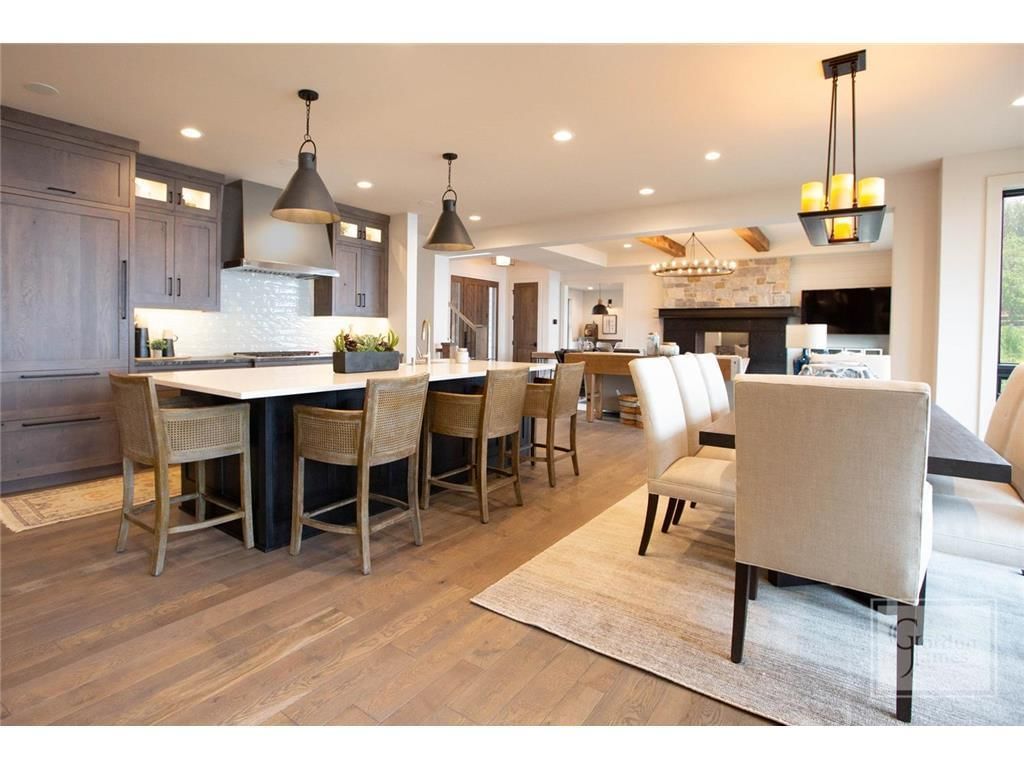 2535 Pioneer Trail