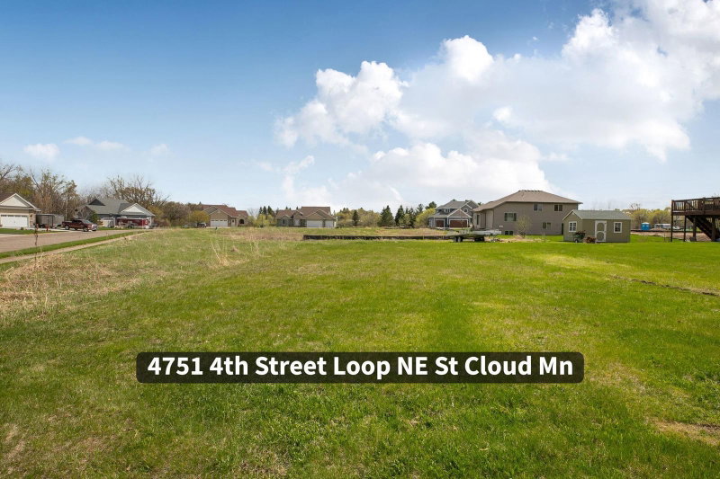 4751 4th Street Loop NE - Photo 2