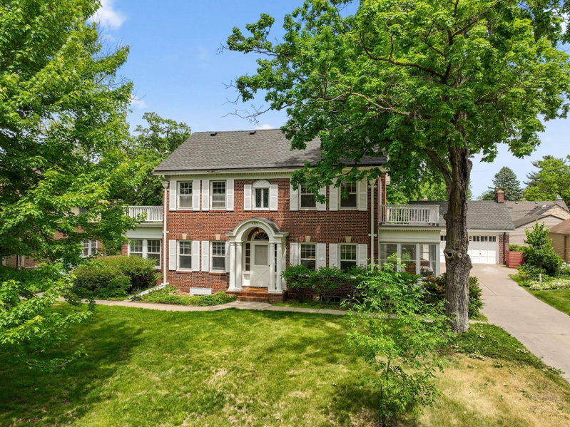 4325 Wooddale Avenue S - Photo 48