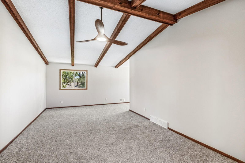 9303 Hallmark Avenue S - Photo 31