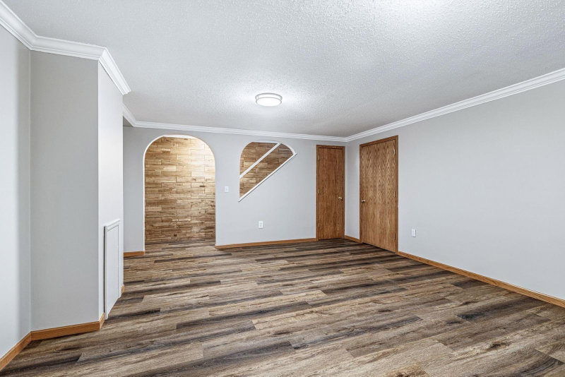 9303 Hallmark Avenue S - Photo 44
