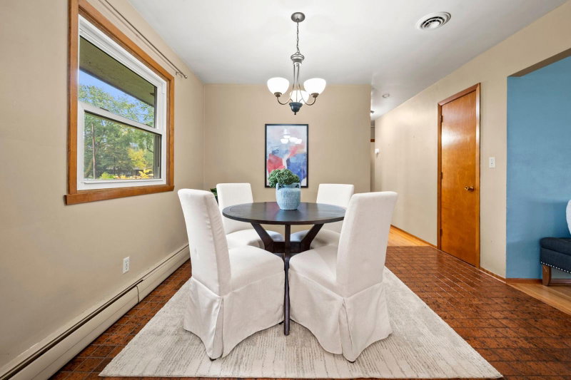 2245 Mapleview Avenue - Photo 7