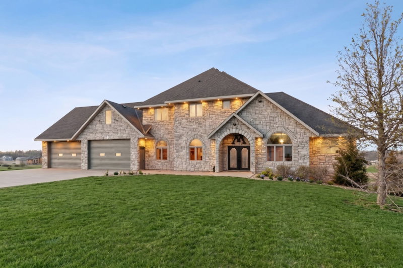 20951 Prairie Hills Lane - Photo 2