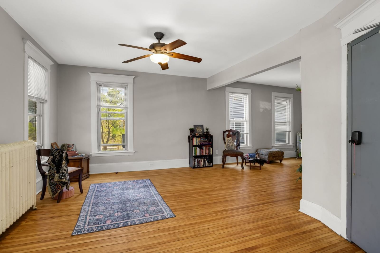 810 6th Street SE