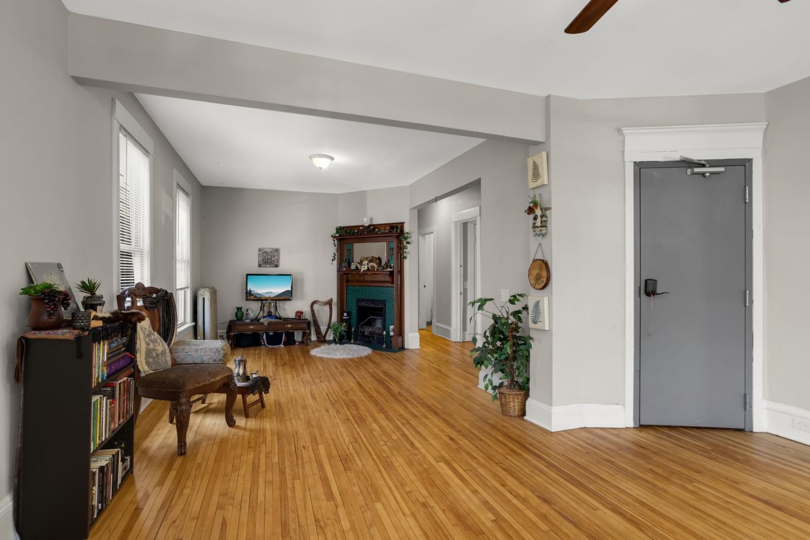 810 6th Street SE