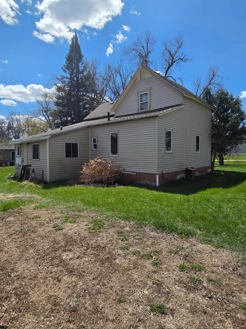 103 Main Street S - Photo 1