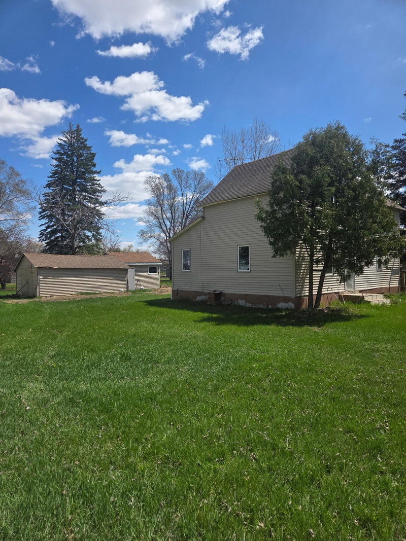 103 Main Street S - Photo 3