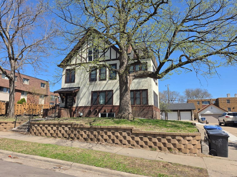 2017 Grand Avenue S - Photo 1
