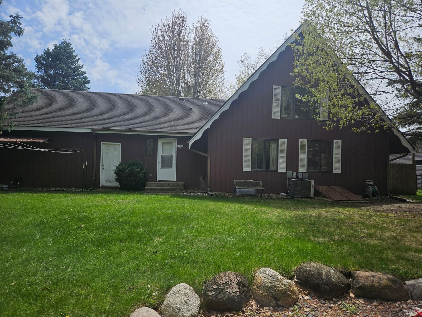 2351 Hallquist Avenue