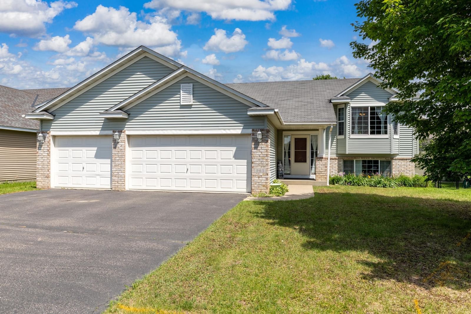 961 Ivy Hills Road
