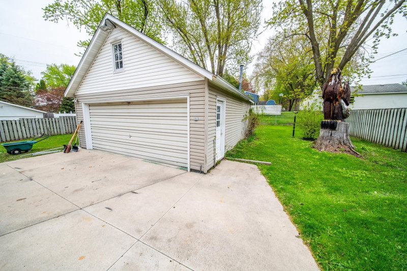 251 Linden Avenue - Photo 18