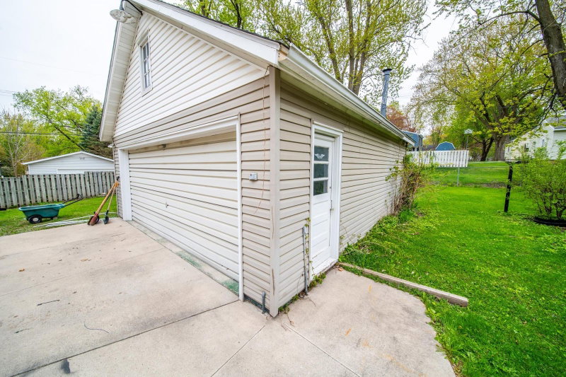 251 Linden Avenue - Photo 19