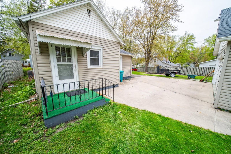 251 Linden Avenue - Photo 21