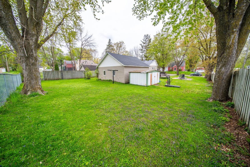 251 Linden Avenue - Photo 25