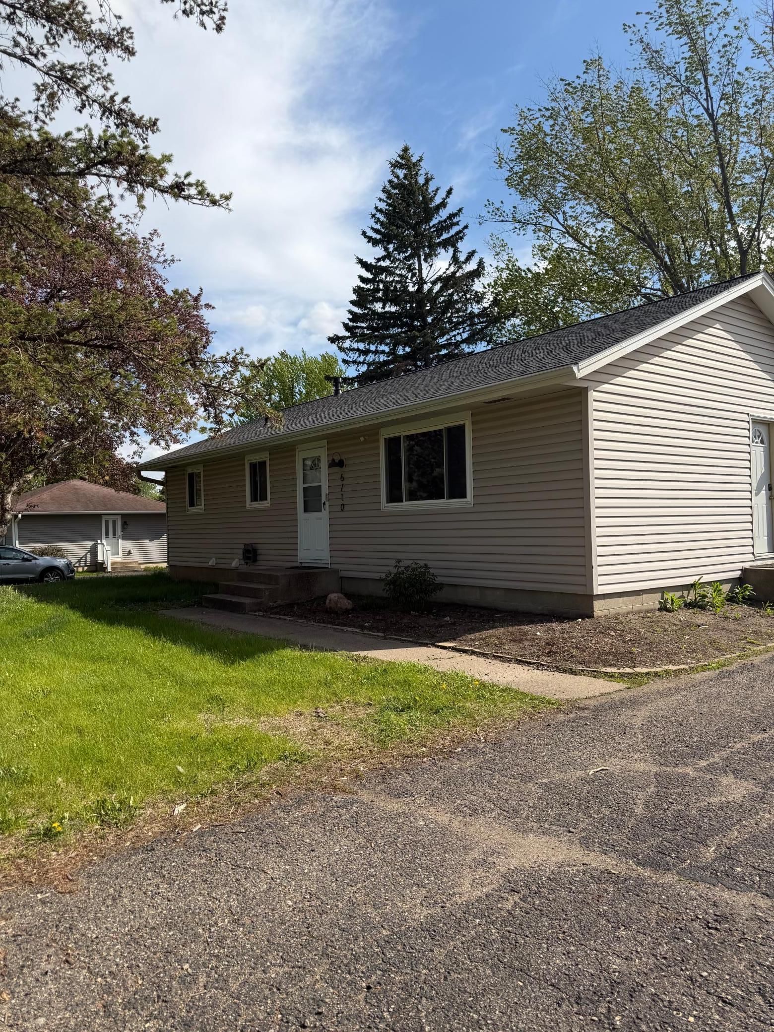6710 169th Street W