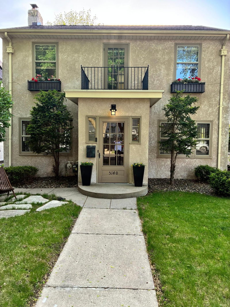 5140 Queen Avenue S - Photo 10