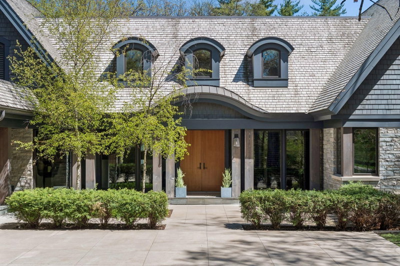 2201 Isengard Street - Photo 2