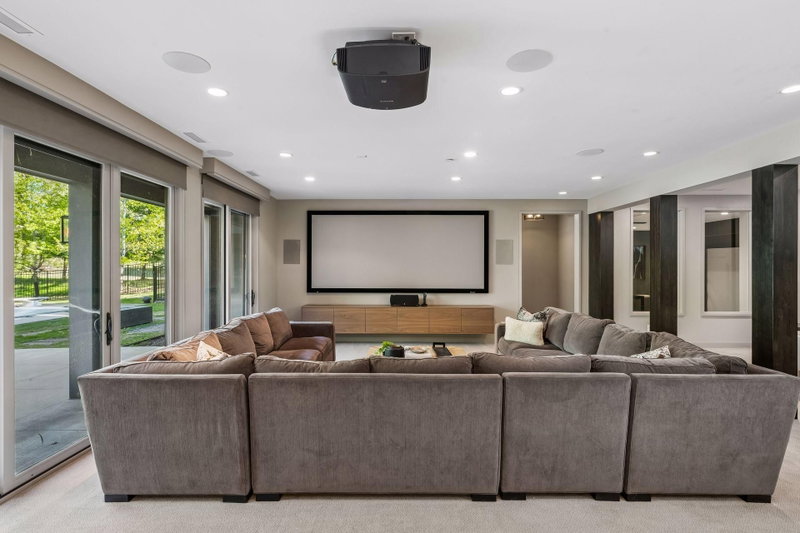 2201 Isengard Street - Photo 44