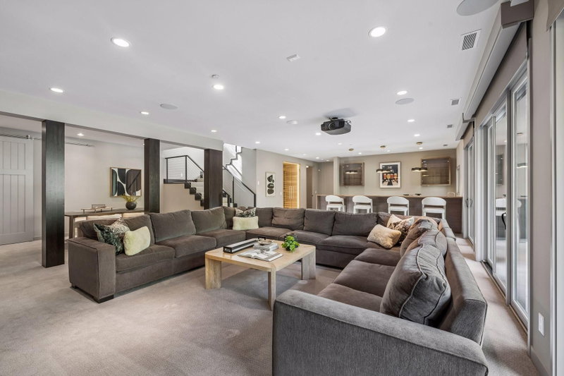 2201 Isengard Street - Photo 48