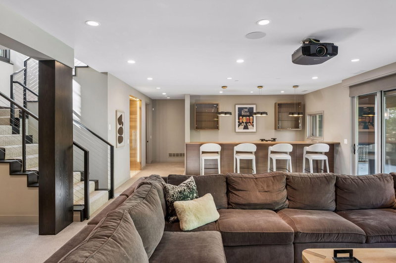 2201 Isengard Street - Photo 49