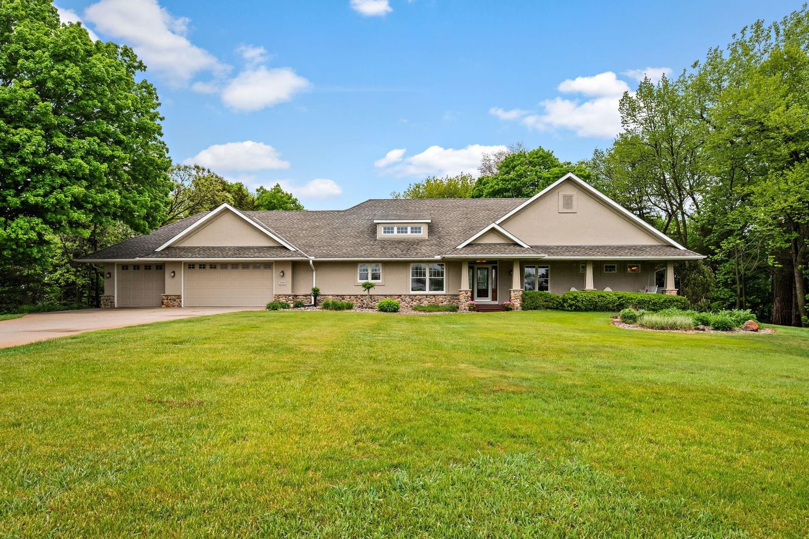 3990 Golfview Drive