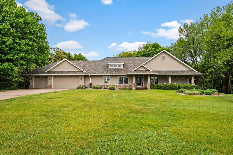 3990 Golfview Drive - Photo 1