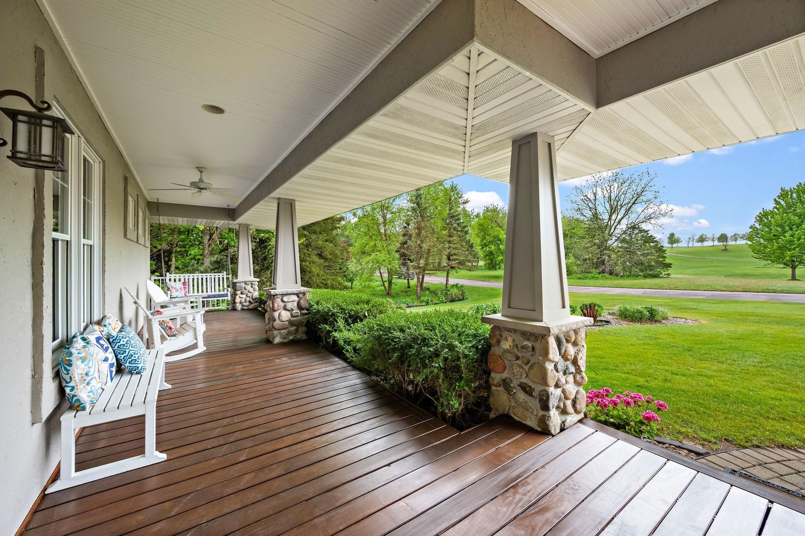 3990 Golfview Drive