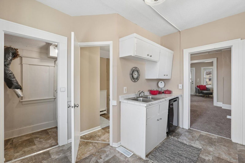 1368 Payne Avenue - Photo 22