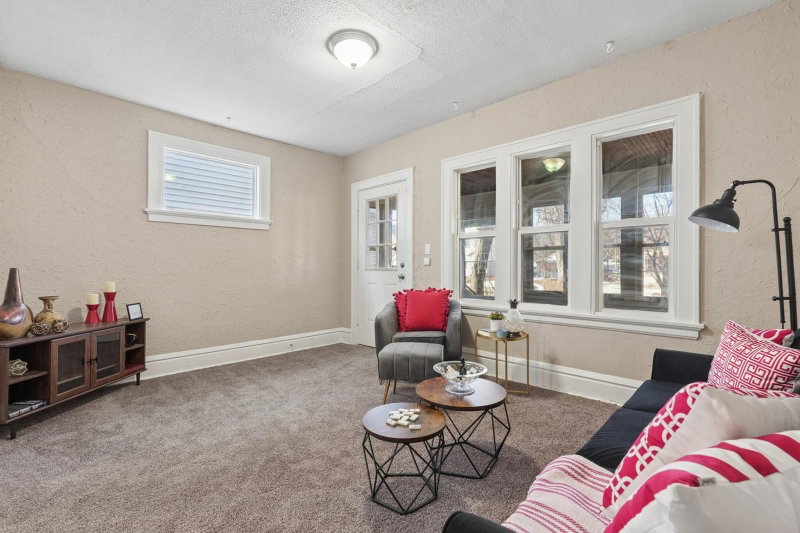 1368 Payne Avenue - Photo 6