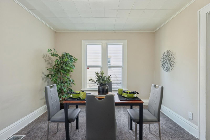 1368 Payne Avenue - Photo 10