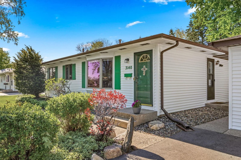 3140 68th Street E - Photo 3