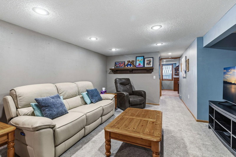 3140 68th Street E - Photo 24