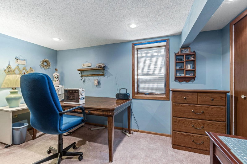 3140 68th Street E - Photo 25