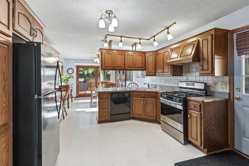 3140 68th Street E - Photo 10