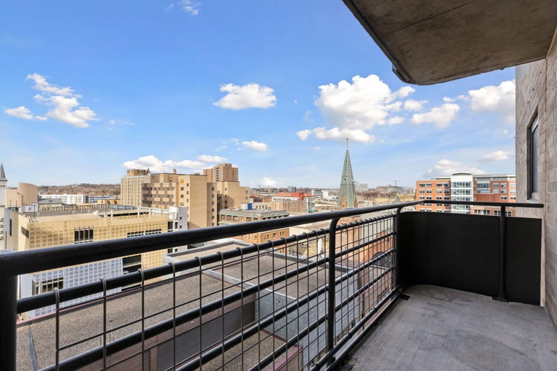 66 9th Street E #1609