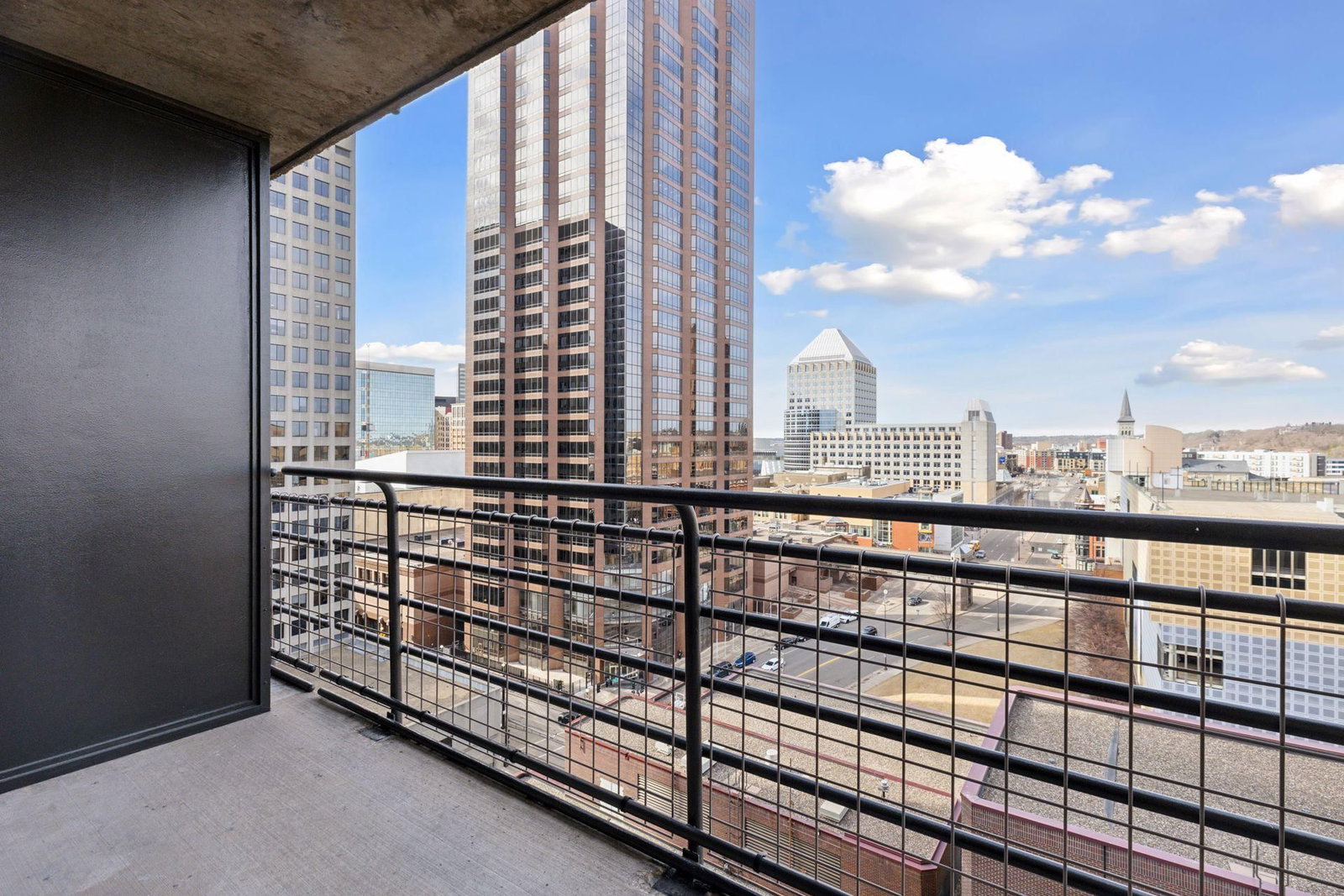 66 9th Street E #1609