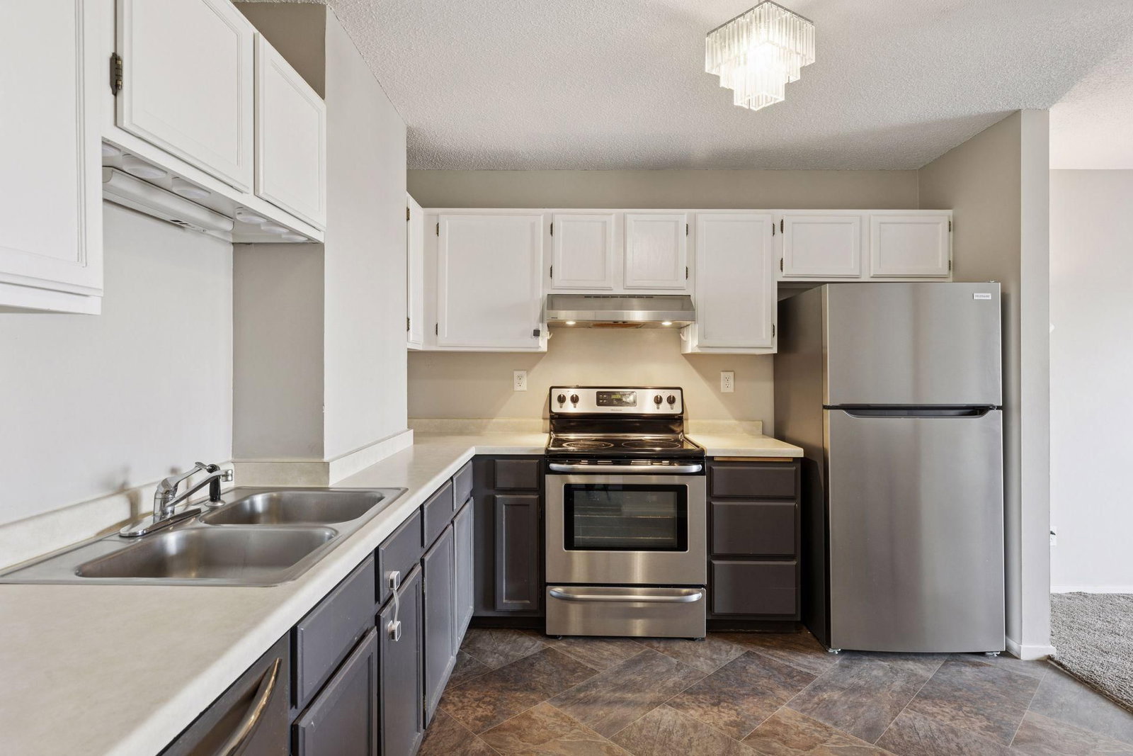 66 9th Street E #1609
