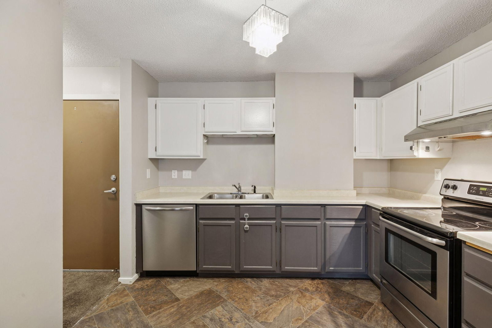 66 9th Street E #1609