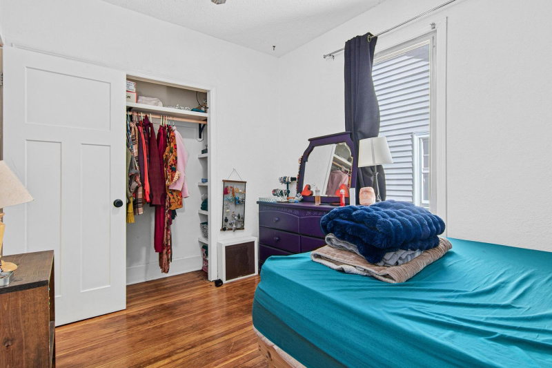 3236 James Avenue N - Photo 16
